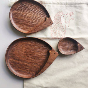 Hedgehog shaped walnut wood plate